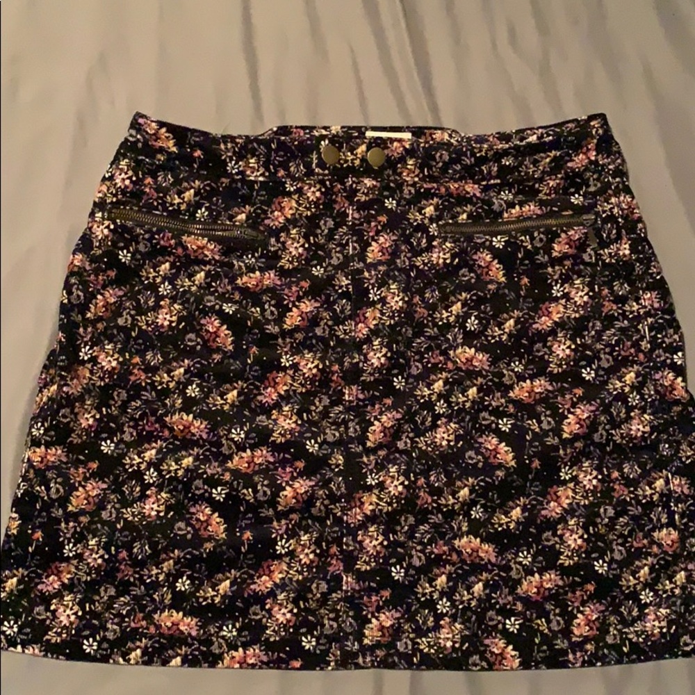 A cute floral skirt